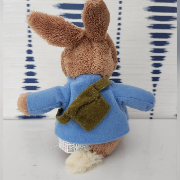 Peter Rabbit 8" Plush - Picture 2 of 3